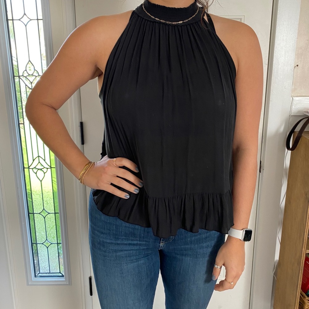 Keyhole Back sleeveless top // FOREVER 21